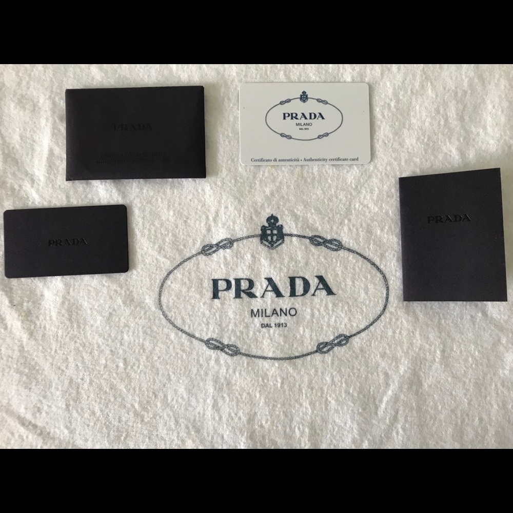 Prada tote, Dust bag Authentication paperwork. - Picture 6 of 6